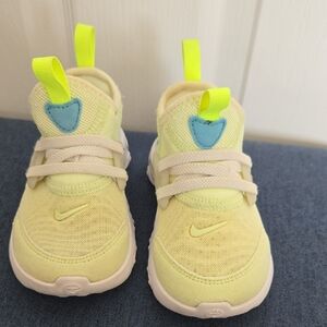 Nike Kids Lemon Yellow Sneakers with Blue Accent